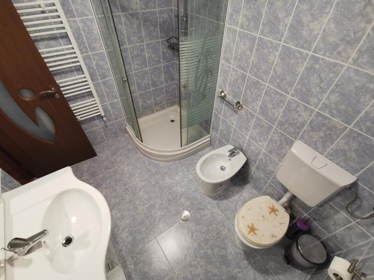 Vila Deal Sacele Bagian luar foto