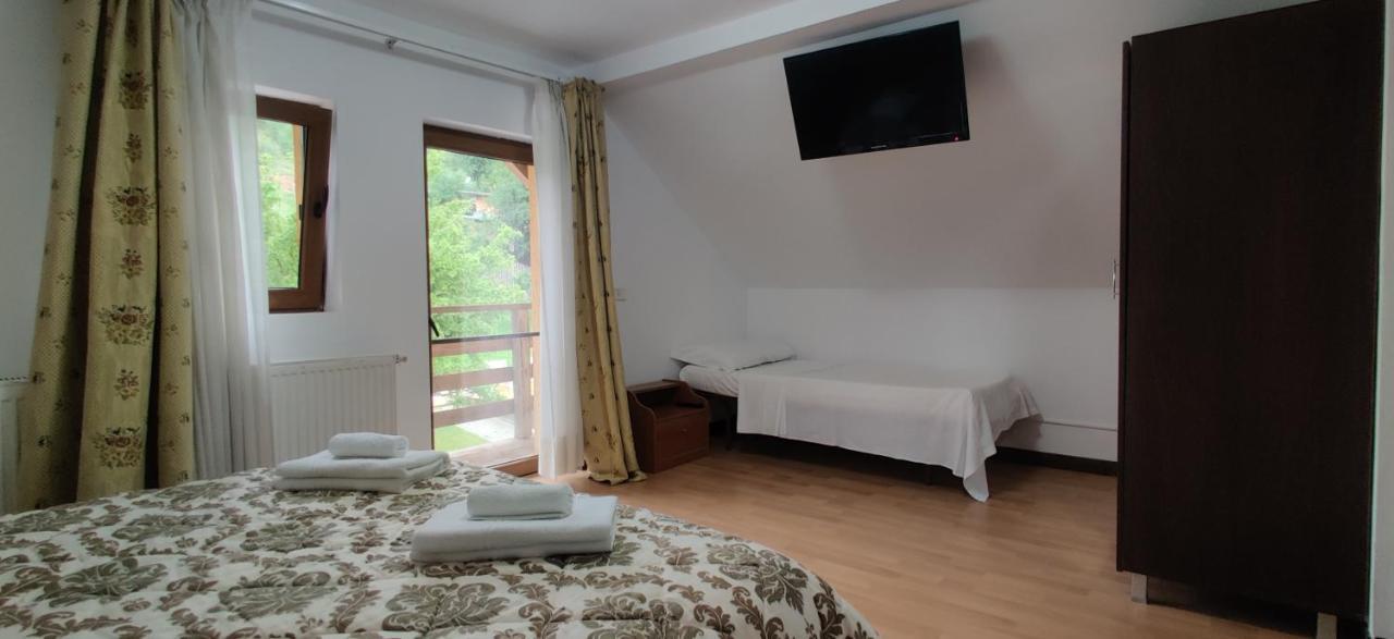 Vila Deal Sacele Bagian luar foto
