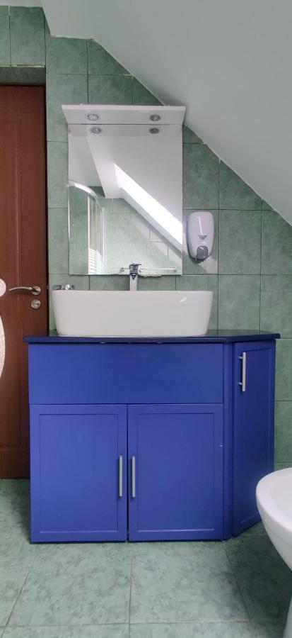 Vila Deal Sacele Bagian luar foto