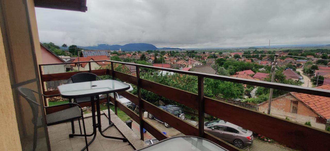 Vila Deal Sacele Bagian luar foto